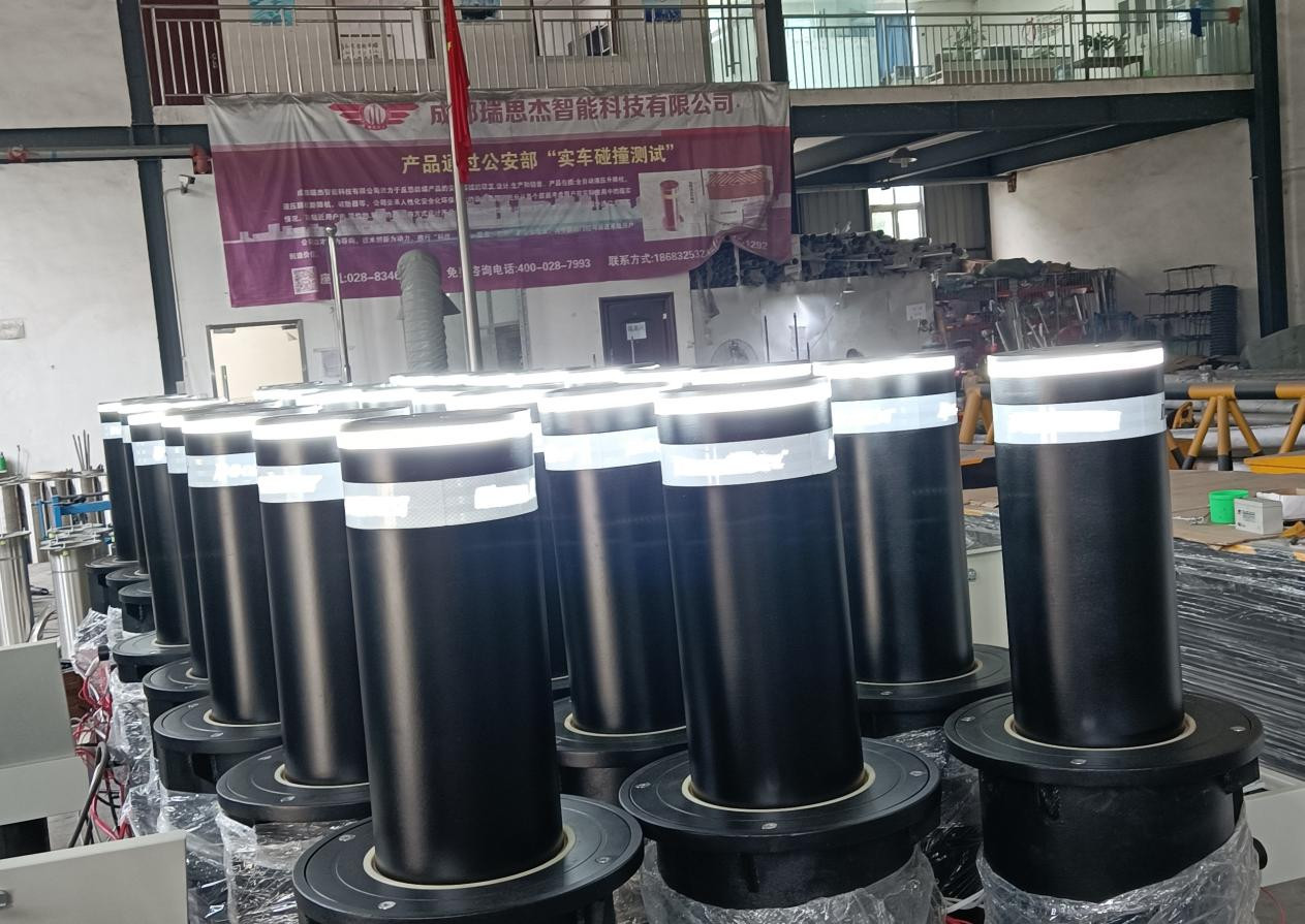 Bollards custom-made for Russia Conglomerate (2)